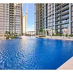 Stunning 2Br With Sea View At Creek Edge Tower - 2610