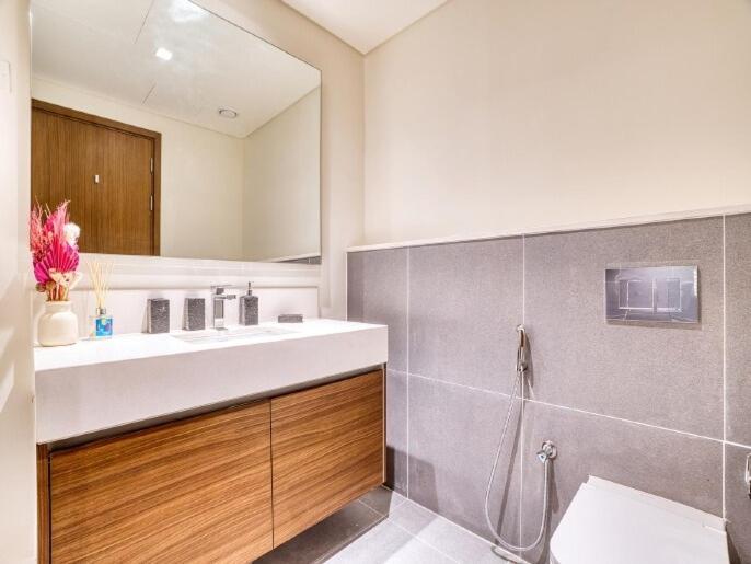 Stunning 2br With Sea View At Creek Edge Tower - 2610 * Dubai