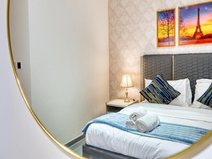 Stunning 2br With Sea View At Creek Edge Tower - 2610